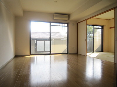 Other room space.  ☆ Japanese-style room from the living room ☆
