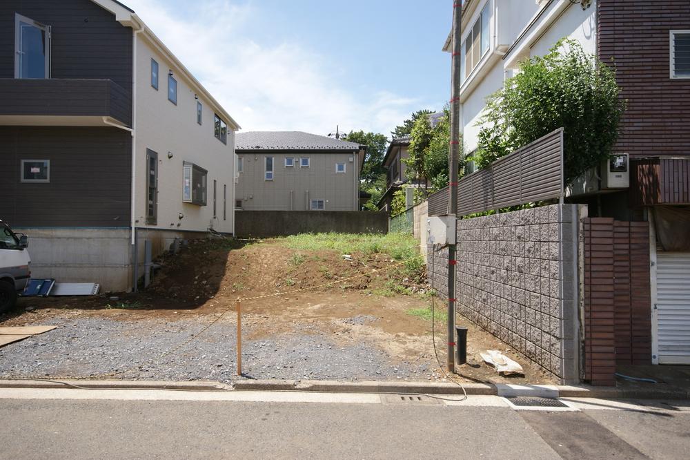 Local land photo. Super "Inageya" is near, "Don Quixote", "TSUTAYA", Restaurant "car guy", There is a "gust" life is convenient.