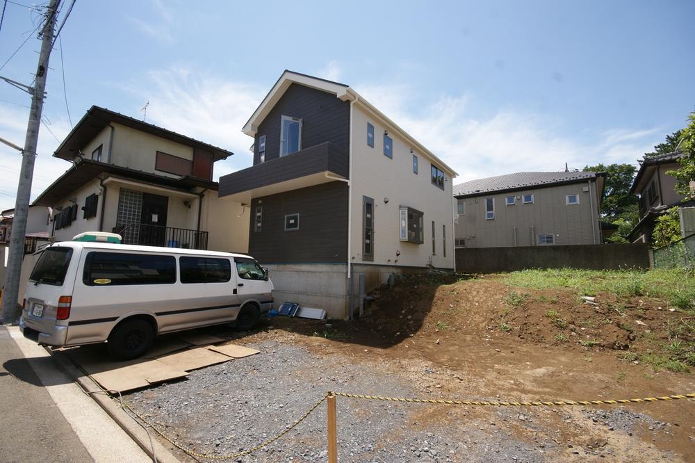 Local land photo. There is also building a reference plan. Since the construction company is also what companies or can introduce in our company, Please feel free to contact us.