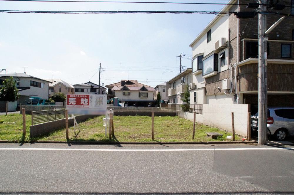 Local land photo. Building coverage 50%, It will be to the volume rate of 100%. There is also available in the reference plan.