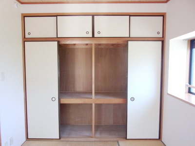 Receipt. Storage of Japanese-style room