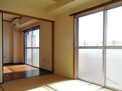 Other room space. Day good