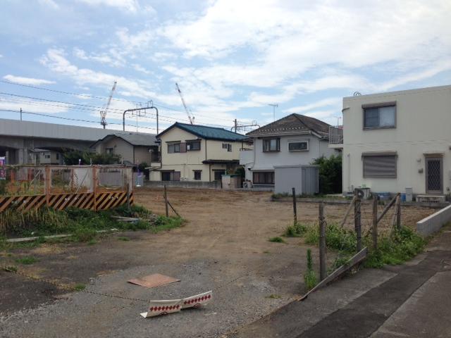 Local photos, including front road. Local (July 2013) Shooting