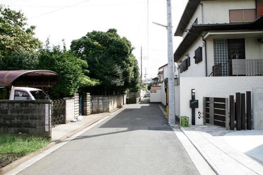 Local photos, including front road. It is a front road of about 4.5m.  [2013 September shooting] 