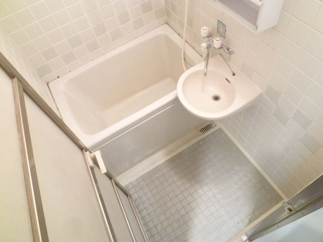 Bath. Space relaxation are spacious! 