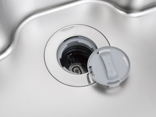 Kitchen.  [Garbage disposer] The garbage, This is a system that can be quickly crushed processing in the kitchen. Garbage that has been crushed by the disposer of each dwelling unit (compartment) from then purified in wastewater treatment equipment dedicated, Since the drainage, It can also reduce the load on the environment.  ※ There is also a thing that can not be part of the process. For more information please check at the manufacturer's brochure.