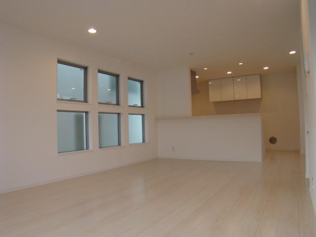 Same specifications photos (living). Same specifications