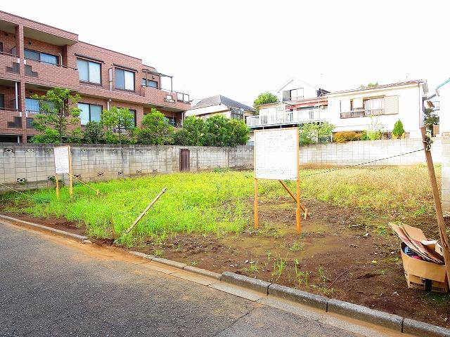 Local appearance photo. Local (11 May 2013) Shooting