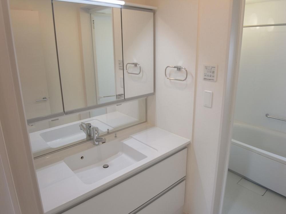 Same specifications photos (Other introspection). _ Vanity seller construction cases