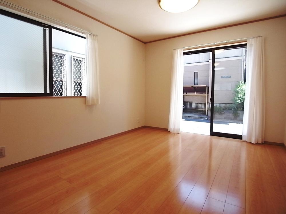 Same specifications photos (living). Living example of construction