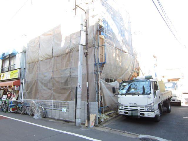 Local appearance photo. Local (12 May 2013) Shooting