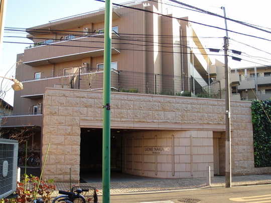 There are 2 photos