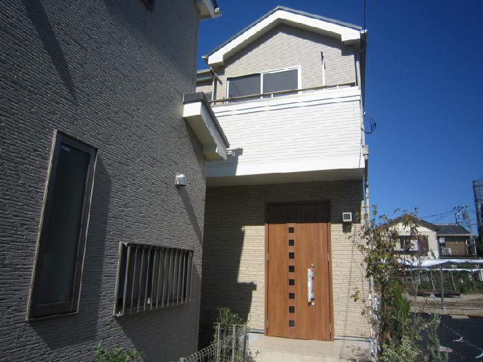 Local photos, including front road. Local (10 May 2013) Shooting