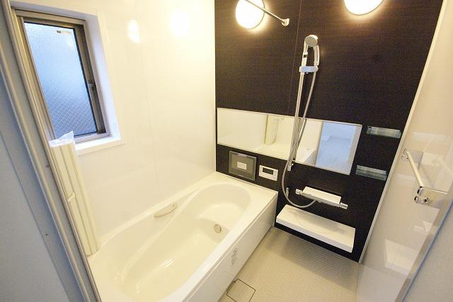 Bathroom. B Building room (November 2013) Shooting