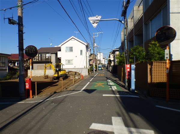 Local photos, including front road. Front road 2013 / 12 shooting