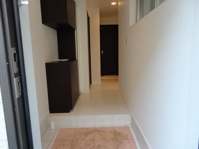 Entrance. Local (10 May 2013) Shooting