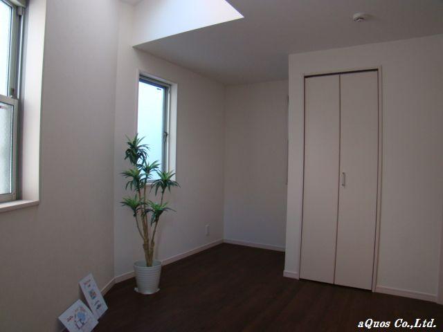 Non-living room. Indoor (11 May 2013) Shooting