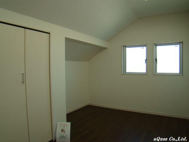 Non-living room. Indoor (11 May 2013) Shooting