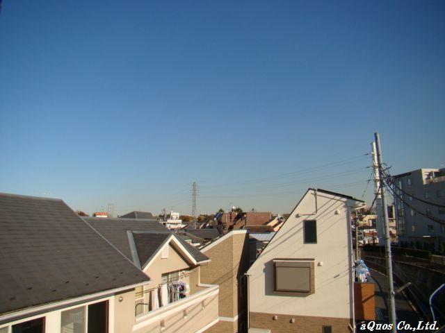 View photos from the dwelling unit. View from the site (November 2013) Shooting