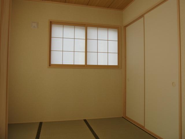 Non-living room. Indoor (12 May 2013) Shooting