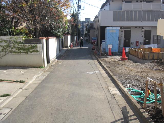 Local photos, including front road. Local (11 May 2013) Shooting