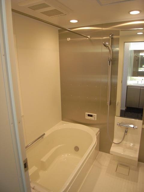 Same specifications photo (bathroom). The bathroom Example of construction