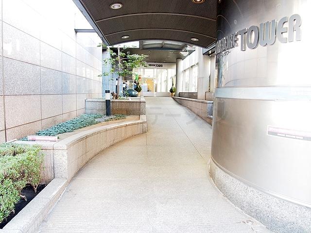 Entrance. Common areas