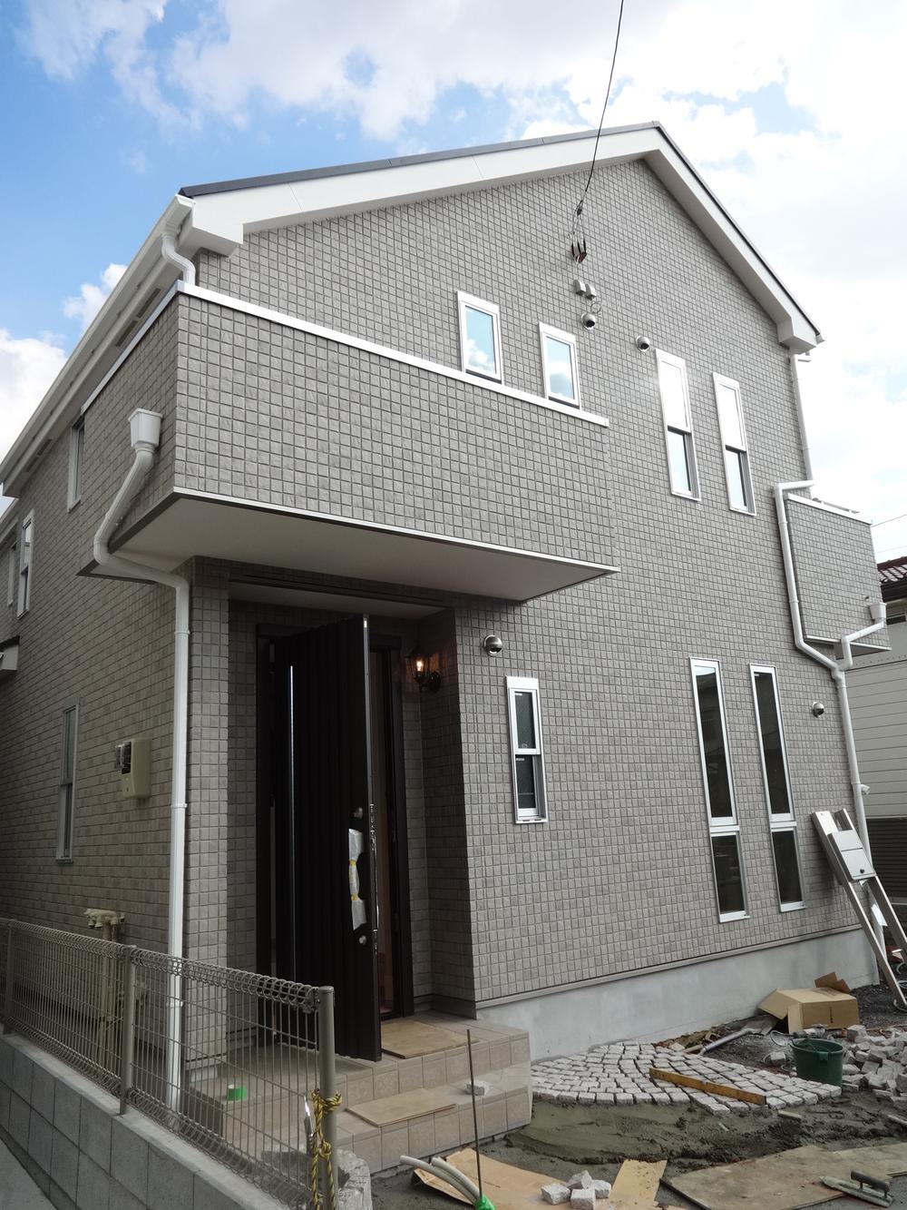 Local appearance photo. Local (11 May 2013) Shooting