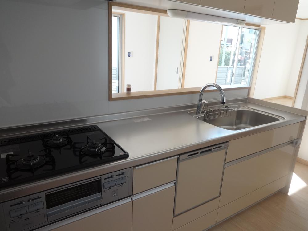 Kitchen. Indoor (11 May 2013) Shooting