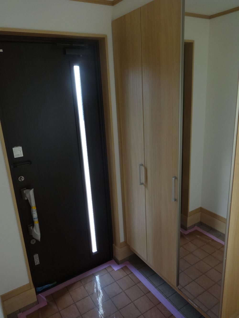 Entrance. Local (11 May 2013) Shooting