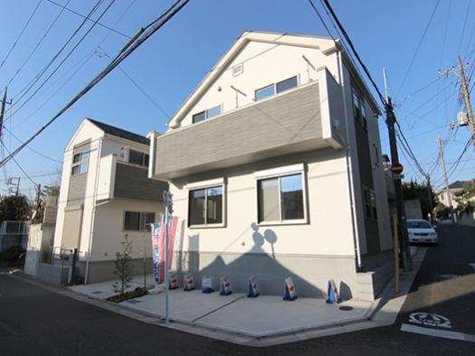 Local appearance photo. Local (12 May 2012) shooting