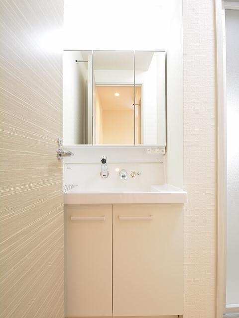 Wash basin, toilet. Nakano Egret 3-chome, A Building Washroom