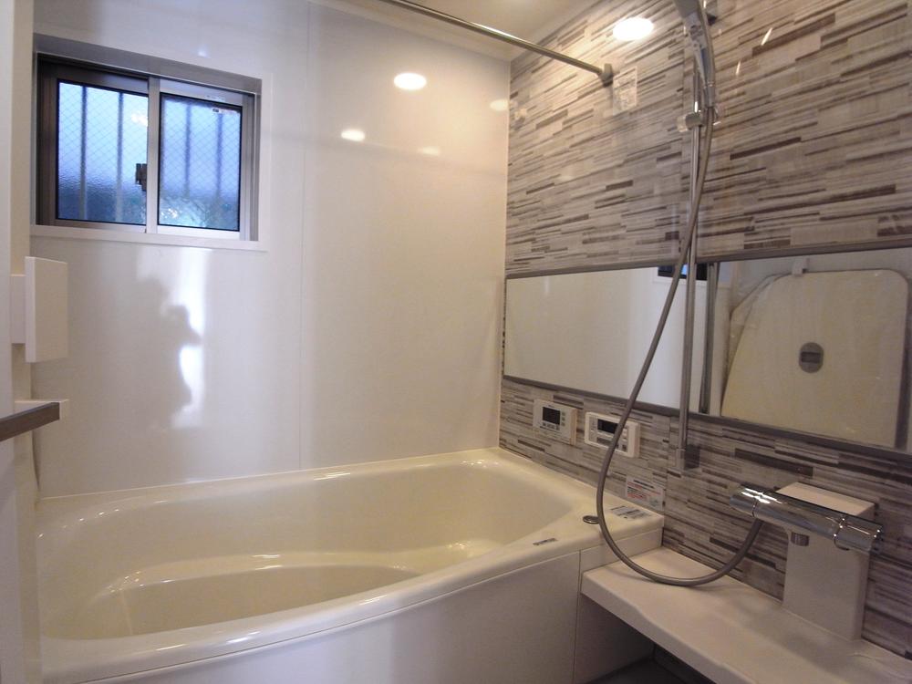 Same specifications photo (bathroom). Bathroom construction cases