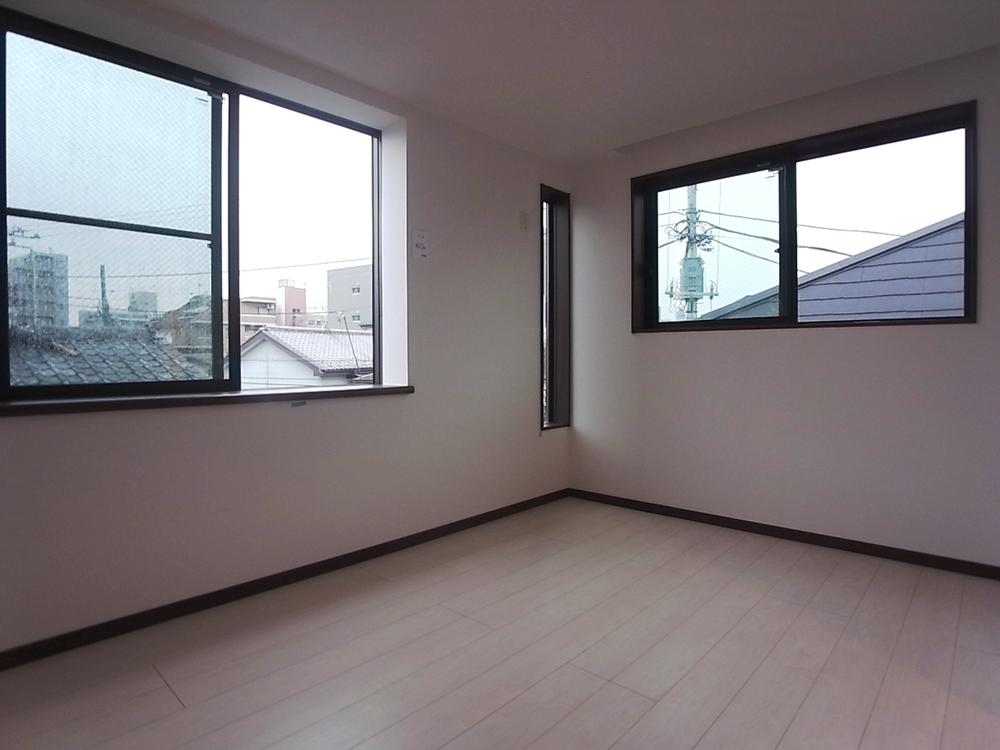 Same specifications photos (Other introspection). Western-style construction cases