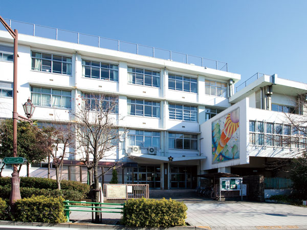 Surrounding environment. Municipal ninth junior high school (about 1670m ・ 21 minutes walk)