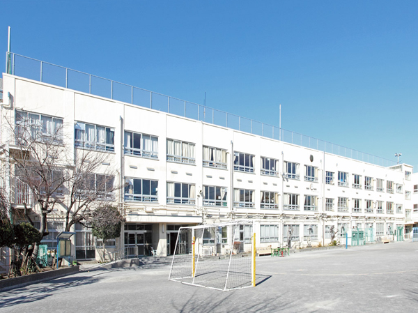 Other. Peace Forest Elementary School (about 460m / Two elementary schools to integrate opened Nakano to 6 minutes) April 2011 walk. Happy school is also comfortable because it is familiar distance and a 6-minute walk.