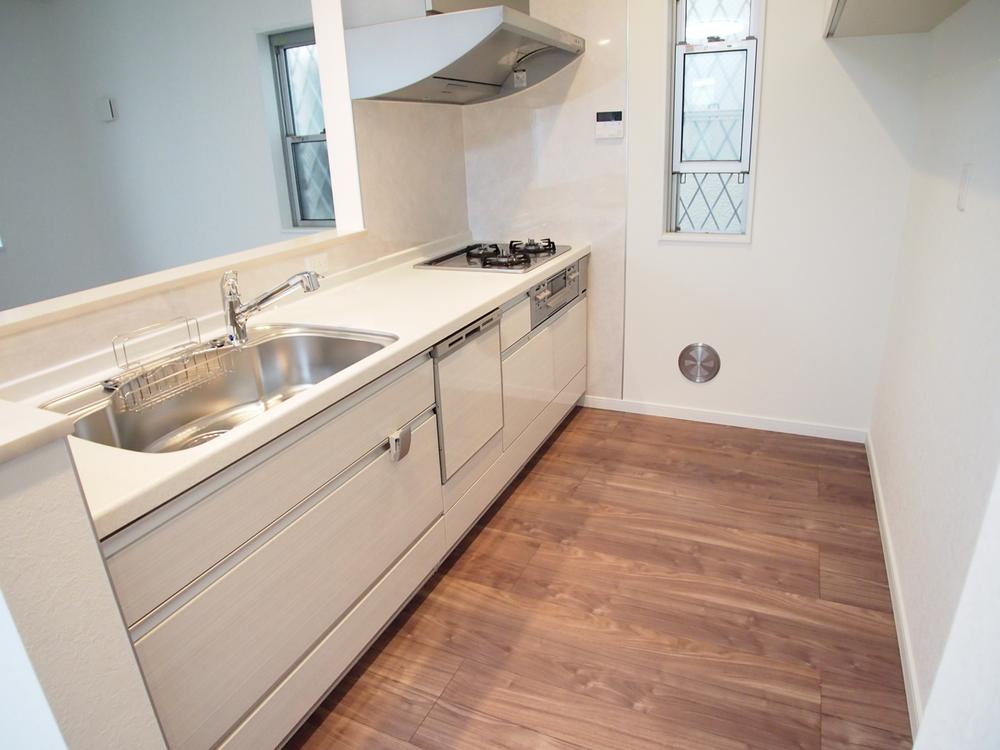 Kitchen. Indoor (10 May 2013) Shooting