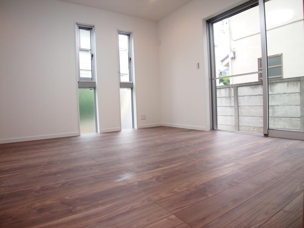 Non-living room. Indoor (10 May 2013) Shooting