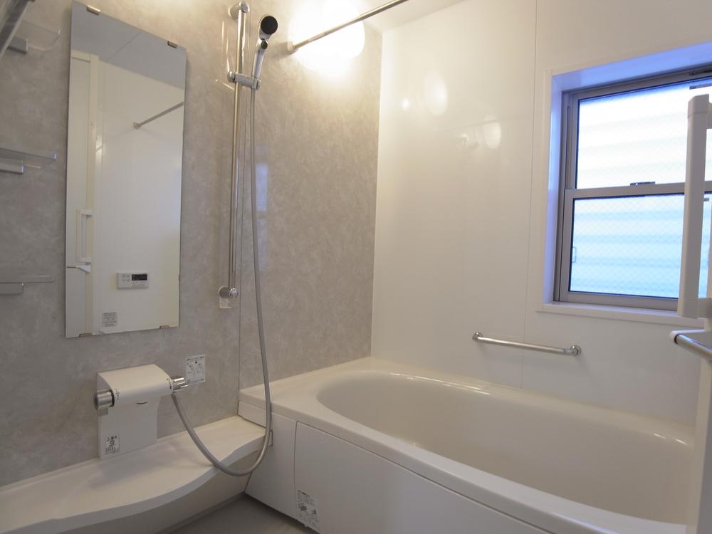 Same specifications photo (bathroom)