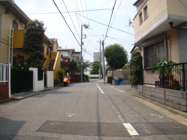 Local photos, including front road. Local (August 2013) Shooting