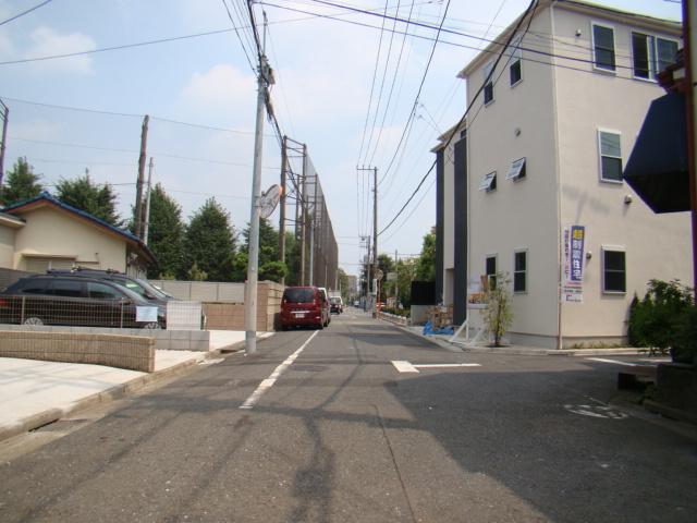 Local photos, including front road. Local (August 2013) Shooting