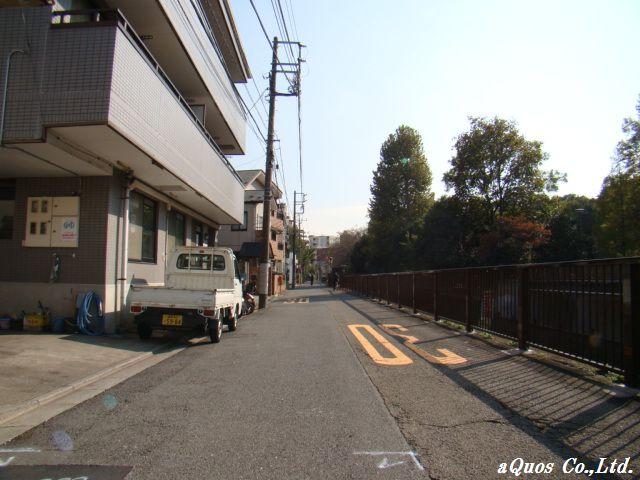 Local photos, including front road. Local (10 May 2013) Shooting