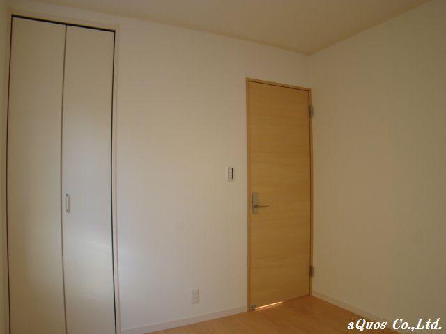 Non-living room. Indoor (10 May 2013) Shooting