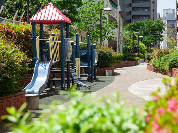 Surrounding environment. Taoyuan River green road (about 460m ・ 6-minute walk)