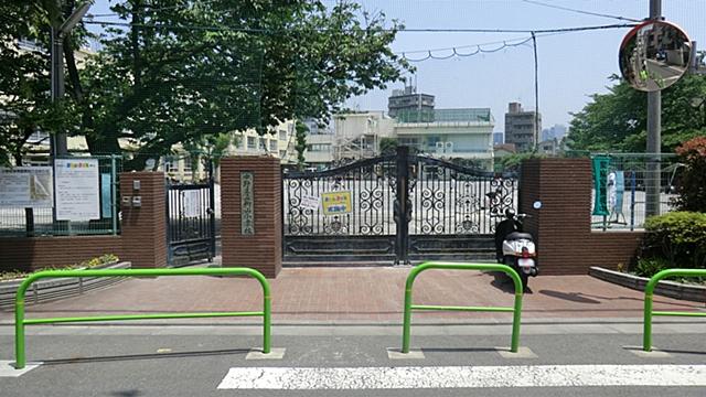 Primary school. Nakano Ward shinzan to elementary school 387m