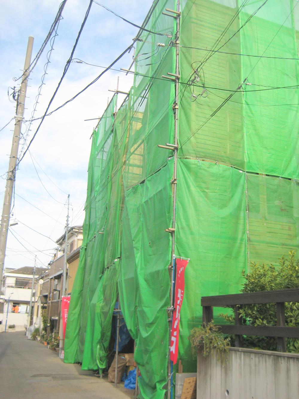 Local photos, including front road. Local (12 May 2013) Shooting