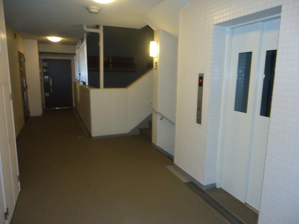 Other common areas. Shared passage