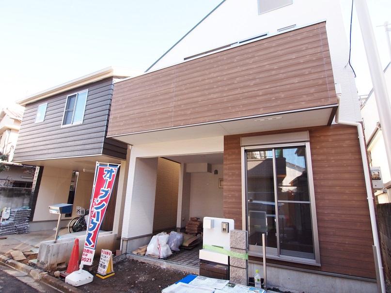 Local photos, including front road. - Soon completed per [Your preview] receive-