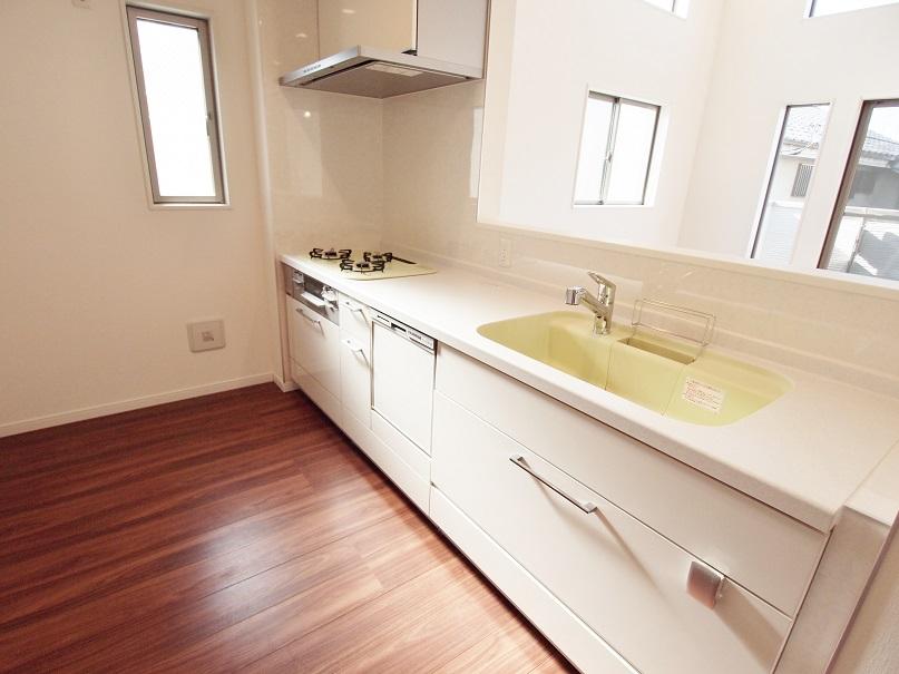 Kitchen. - Face-to-face kitchen family of communication is nurtured -