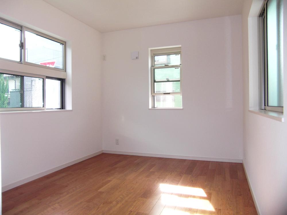 Same specifications photos (Other introspection). Western-style construction cases